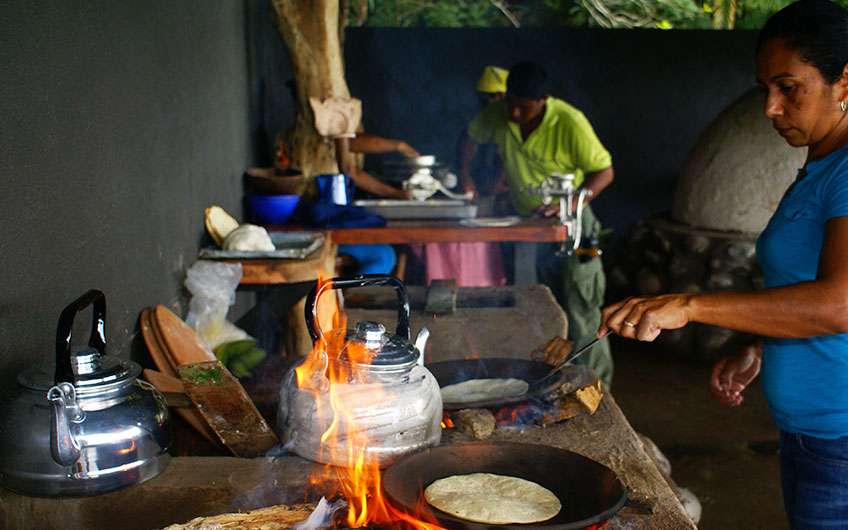 Typisches Essen Costa Rica Kaffee und Tortilla