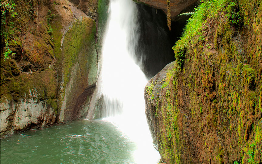 Waterfall tours in San Gerardo de Dota Costa Rica
