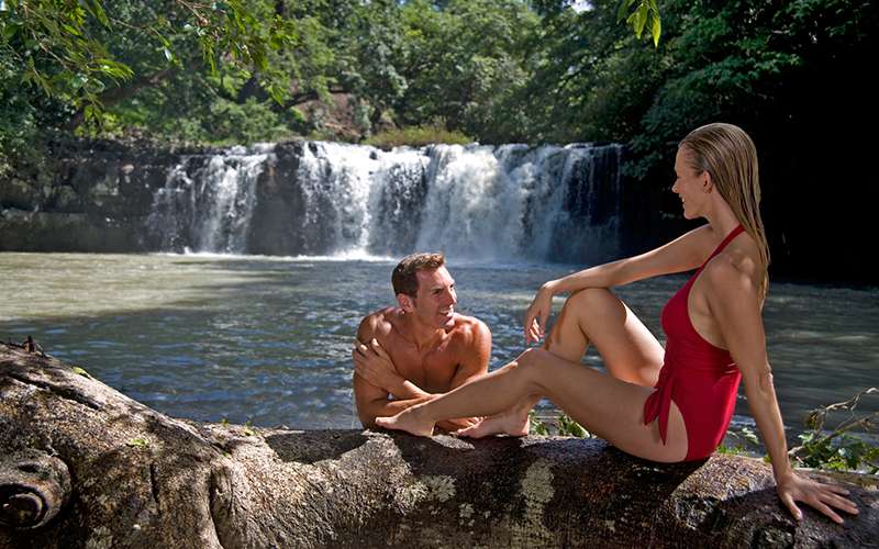 Couple at La Fortuna, Arenal Volcano