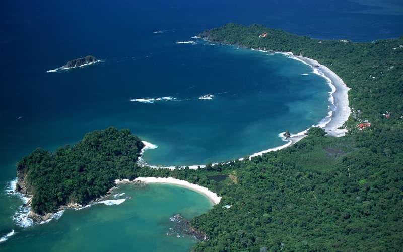 Manuel Antonio is a small town in the Central Pacific of Puntarenas, and it is one of the most beautiful and richest wildlife spots in Costa Rica, having its own National Park called Manuel Antonio.