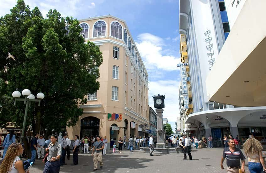 The Central Avenue is one of the most popular San Jose Costa Rica attractions to enjoy as a local when visiting the country.