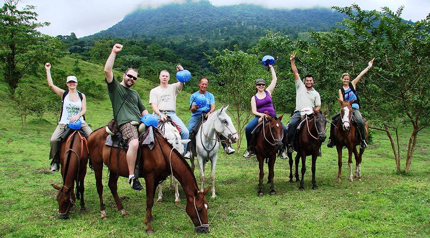 Costa Rica Tours: one-day activities to enjoy in Arenal: Horseback Ride in La Fortuna Waterfall