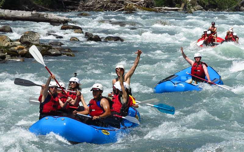 Costa Rica has the blessing of water! Two coasts and countless rivers and lakes are perfect for water sports like surf, diving, kayaking, paddling, floating and of course, white water rafting.