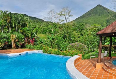 Hotel Lomas del Volcan pool