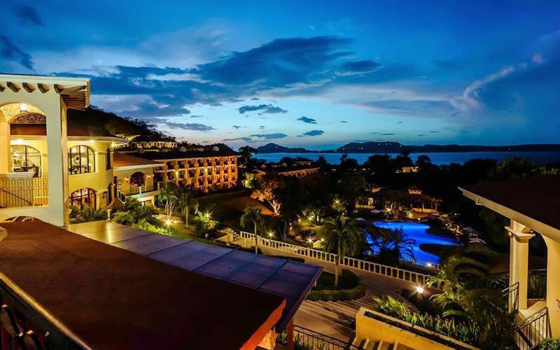 Dieses herrliche All-Inclusive-Resort überblickt den Golf von Papagayo und verfügt über einen abgelegenen, natürlichen Vulkansandstrand