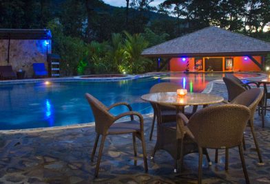 Hotel Rio Celeste Hideway piscina